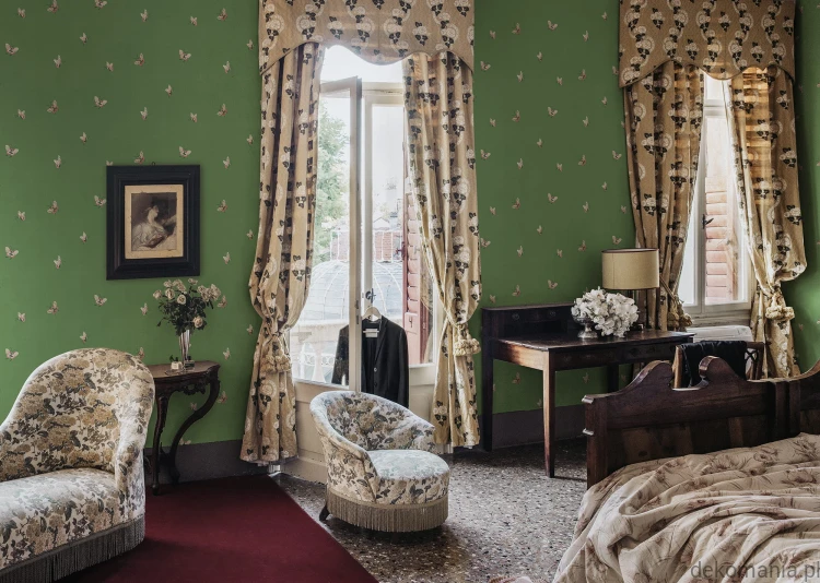 S10449_interior1.jpg