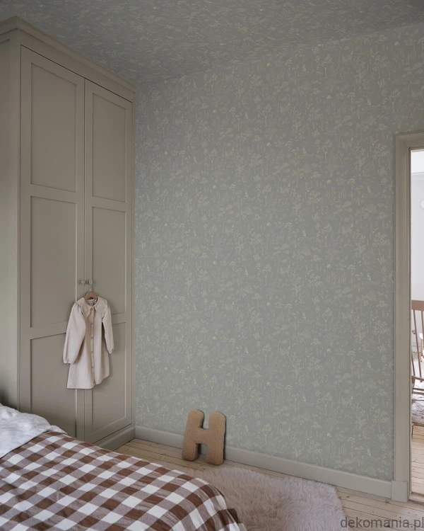 S10640_Hollie_Misty-Blue_Sandberg-Wallpaper_interior2_i.jpg